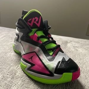 Jordan one take 3 basketball shoe. Green, grey and pink. Size-5.5 Y boys